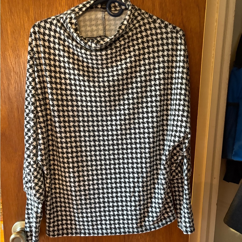 Ann Taylor Black and White Houndstooth Blouse